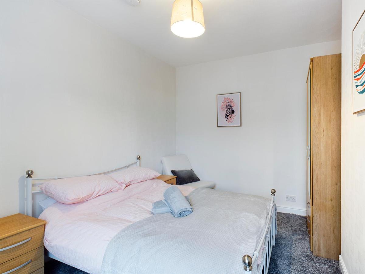 צ'סטר Cheerful 3 Bedroom Home With Free Parking And Wifi מראה חיצוני תמונה