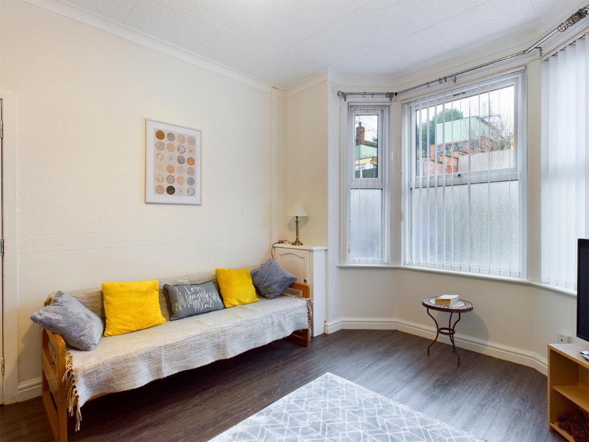 צ'סטר Cheerful 3 Bedroom Home With Free Parking And Wifi מראה חיצוני תמונה