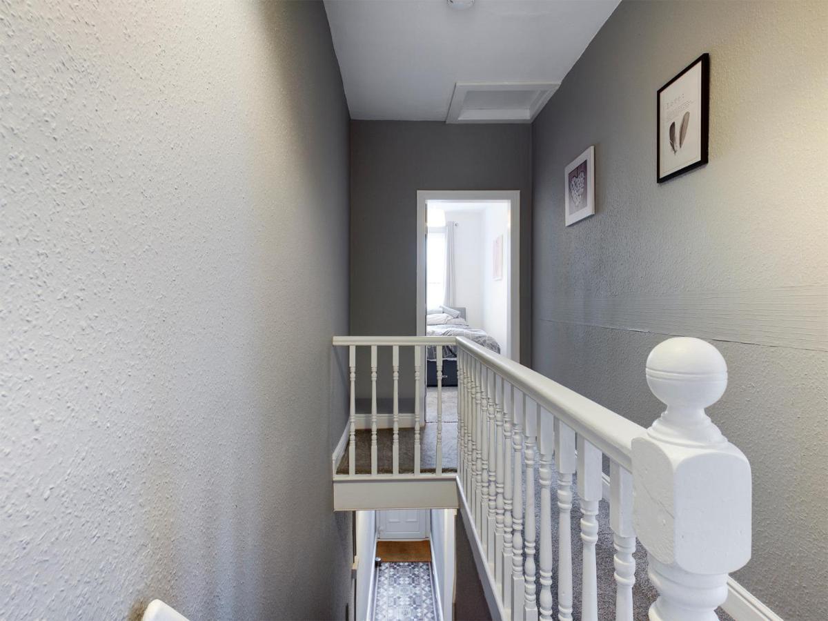 צ'סטר Cheerful 3 Bedroom Home With Free Parking And Wifi מראה חיצוני תמונה