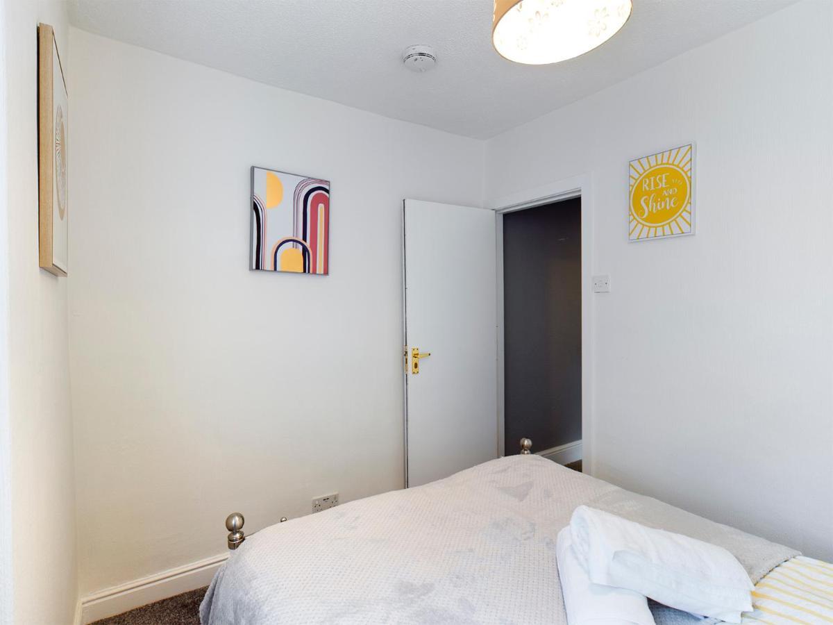 צ'סטר Cheerful 3 Bedroom Home With Free Parking And Wifi מראה חיצוני תמונה