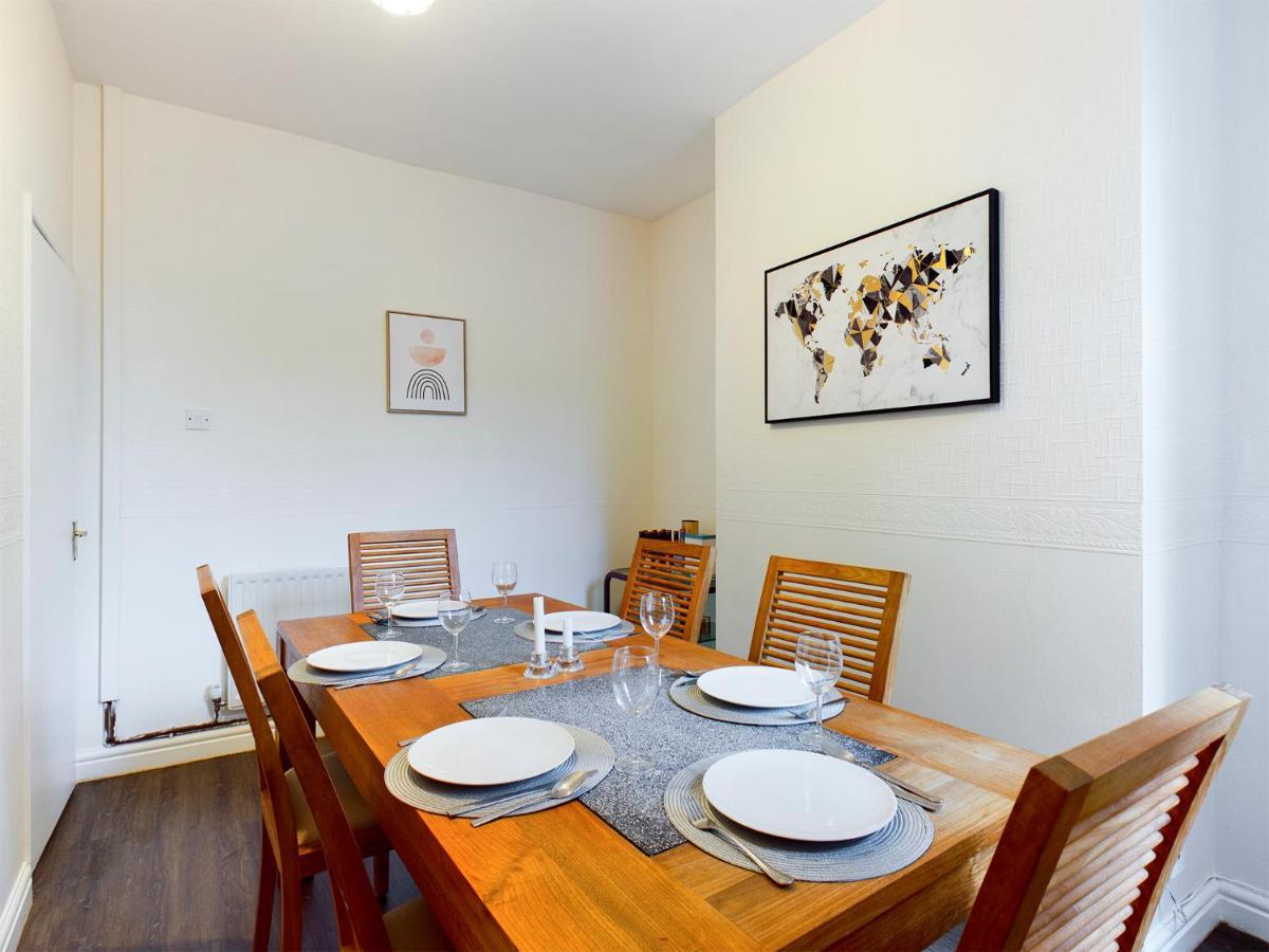 צ'סטר Cheerful 3 Bedroom Home With Free Parking And Wifi מראה חיצוני תמונה