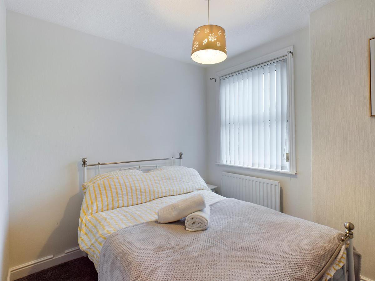 צ'סטר Cheerful 3 Bedroom Home With Free Parking And Wifi מראה חיצוני תמונה